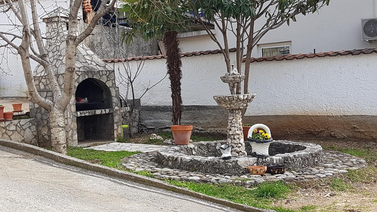 Apartment And Room Panorama Mostar Exterior foto