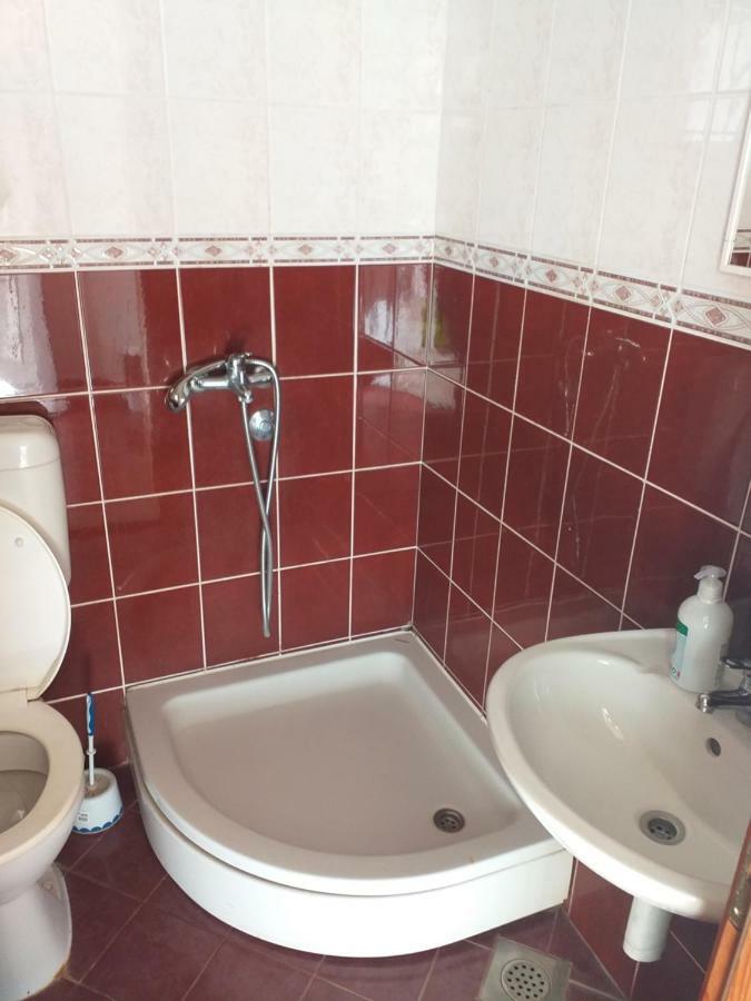Apartment And Room Panorama Mostar Exterior foto